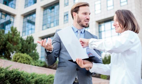 real-estate-agent